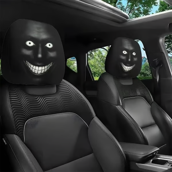 面白い漫画の車のヘッドレストカバー – 2個 ユニバーサルフィット